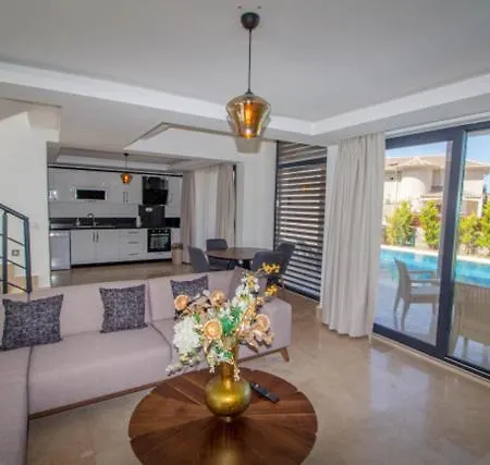 Onno Villa, Oezel Havuzlu, Vila Fethiye